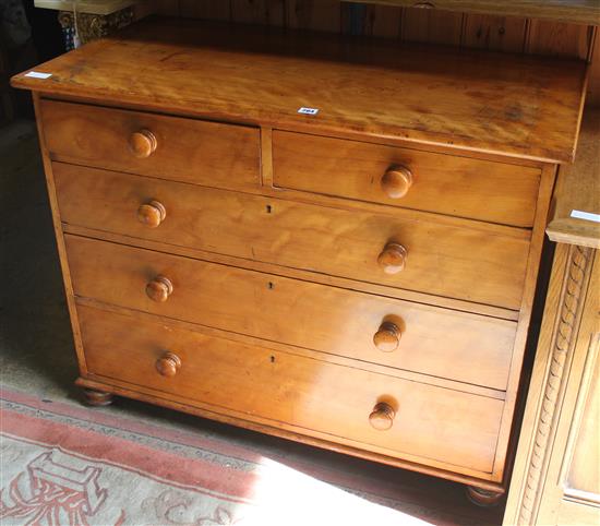 Victorian maple chest of drawers